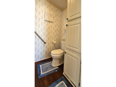 Furnished, spacious 2 bedroom 2 bath home in 55 + Resort style on Zephyrhills Municipal Golf Course in Florida - for sale on GolfHomes.com, golf home, golf lot