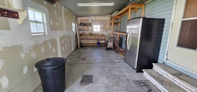 Furnished, spacious 2 bedroom 2 bath home in 55 + Resort style on Zephyrhills Municipal Golf Course in Florida - for sale on GolfHomes.com, golf home, golf lot
