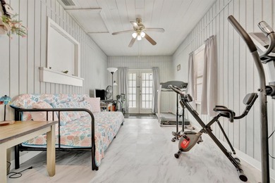 Charming fully furnished Bradenton home featuring 2 bedrooms, 1 on Bradenton Country Club in Florida - for sale on GolfHomes.com, golf home, golf lot