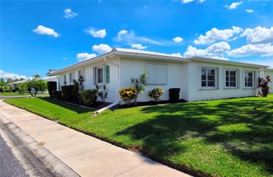 Welcome to this amazing 2-bedroom, 2-bath home, perfectly on Mainlands Golf Club in Florida - for sale on GolfHomes.com, golf home, golf lot