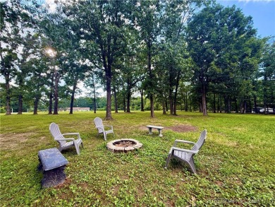 Discover the perfect blend of space, comfort, and privacy in on Oak Hills Country Club in Missouri - for sale on GolfHomes.com, golf home, golf lot