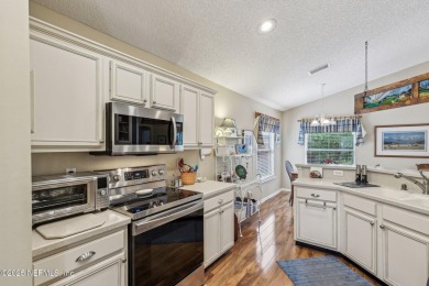 Eagle Harbor home looking for it's new family! Charming on Eagle Harbor Golf Club in Florida - for sale on GolfHomes.com, golf home, golf lot