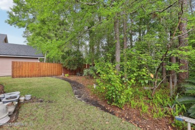 Eagle Harbor home looking for it's new family! Charming on Eagle Harbor Golf Club in Florida - for sale on GolfHomes.com, golf home, golf lot