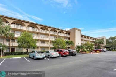 DRASTIC PRICE REDUCTION FOR QUICK SALE! STEP INTO TRANQUIL on Wynmoor Golf Course in Florida - for sale on GolfHomes.com, golf home, golf lot