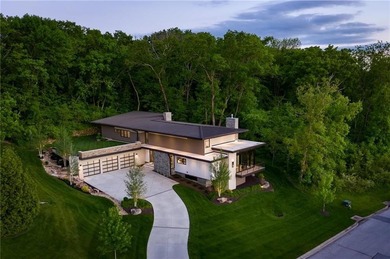 Exquisite 7,100 Sq Ft Modern Estate in the gated Loch Lloyd on Loch Lloyd Country Club in Missouri - for sale on GolfHomes.com, golf home, golf lot