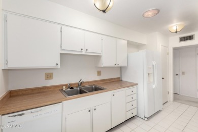 Welcome to this charming and well-maintained 3-bedroom, 2-bath on Sun City-Willow Creek / Willow Brook  in Arizona - for sale on GolfHomes.com, golf home, golf lot