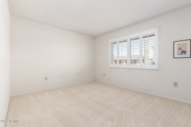 Welcome to this charming and well-maintained 3-bedroom, 2-bath on Sun City-Willow Creek / Willow Brook  in Arizona - for sale on GolfHomes.com, golf home, golf lot
