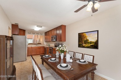 Welcome to this charming, light-filled condo in the highly on Spruce Creek Golf Club in Florida - for sale on GolfHomes.com, golf home, golf lot