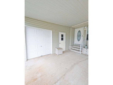 3 Bedroom | 2 Bath | 1,254 sf | $99,900   Lot 576 is a spacious on Four Lakes Golf Club in Florida - for sale on GolfHomes.com, golf home, golf lot
