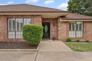 This spacious home features a fresh interior paint job and on De Cordova Bend Country Club in Texas - for sale on GolfHomes.com, golf home, golf lot