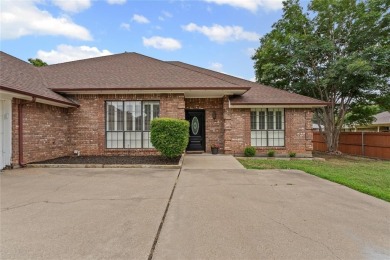 This spacious home features a fresh interior paint job and on De Cordova Bend Country Club in Texas - for sale on GolfHomes.com, golf home, golf lot