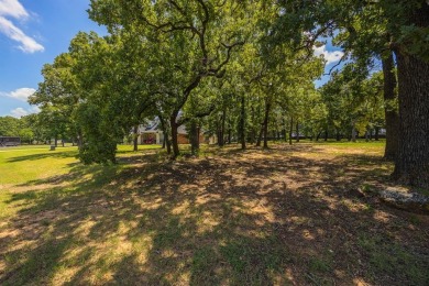 PRICED BELOW RECENT APPRAISED VALUE! Welcome to your private on Lake Kiowa Golf Course in Texas - for sale on GolfHomes.com, golf home, golf lot