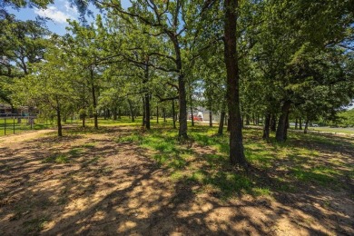 PRICED BELOW RECENT APPRAISED VALUE! Welcome to your private on Lake Kiowa Golf Course in Texas - for sale on GolfHomes.com, golf home, golf lot