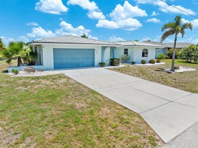 BOATER'S DREAM WITH QUICK OUT TO CHARLOTTE HARBOR AND BEYOND on Saint Andrews South Golf Club in Florida - for sale on GolfHomes.com, golf home, golf lot