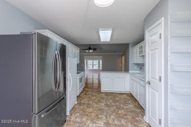 $2,200 USE AS YOU CHOOSE CREDIT FOR BUYERS AT CLOSING!

Welcome on Harbour Point Golf Club in North Carolina - for sale on GolfHomes.com, golf home, golf lot