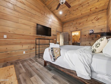 Welcome to this pristine 3 story modern cabin in the highly on Bent Creek Golf Course in Tennessee - for sale on GolfHomes.com, golf home, golf lot