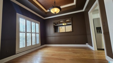 Enjoy cul de sac living in the exclusive Inverness Green! A on Inverness Country Club in Alabama - for sale on GolfHomes.com, golf home, golf lot