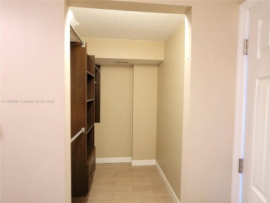 Welcome to your cozy 2-Bedroom, 2-Bathroom unit, located on the on Inverrary Country Club in Florida - for sale on GolfHomes.com, golf home, golf lot