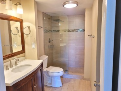 Welcome to your cozy 2-Bedroom, 2-Bathroom unit, located on the on Inverrary Country Club in Florida - for sale on GolfHomes.com, golf home, golf lot