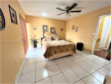 Well maintained 2 story 2/2.5 bath townhome in Kendale Lakes on Miccosukee Golf and Country Club in Florida - for sale on GolfHomes.com, golf home, golf lot