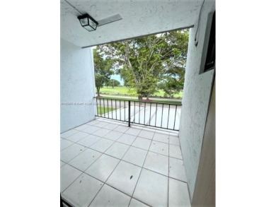 Well maintained 2 story 2/2.5 bath townhome in Kendale Lakes on Miccosukee Golf and Country Club in Florida - for sale on GolfHomes.com, golf home, golf lot