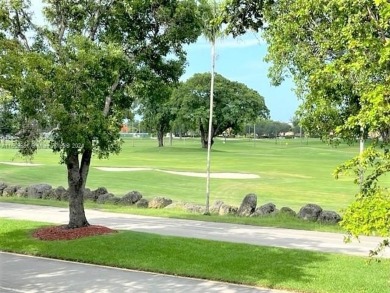 Well maintained 2 story 2/2.5 bath townhome in Kendale Lakes on Miccosukee Golf and Country Club in Florida - for sale on GolfHomes.com, golf home, golf lot