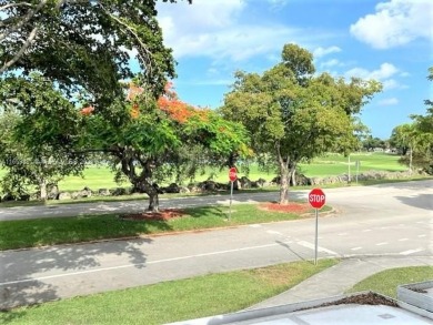 Well maintained 2 story 2/2.5 bath townhome in Kendale Lakes on Miccosukee Golf and Country Club in Florida - for sale on GolfHomes.com, golf home, golf lot