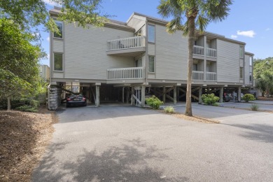 This charming one bedroom, one bathroom fully furnished court on The Seabrook Island Club in South Carolina - for sale on GolfHomes.com, golf home, golf lot