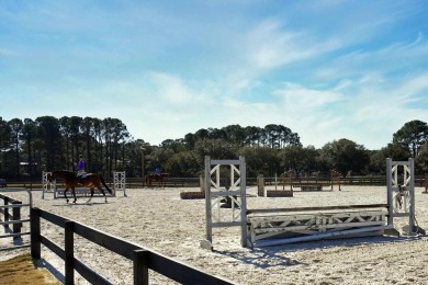 This charming one bedroom, one bathroom fully furnished court on The Seabrook Island Club in South Carolina - for sale on GolfHomes.com, golf home, golf lot