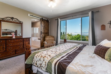 Welcome to this charming Draper rambler, perfectly situated to on South Mountain Golf Club in Utah - for sale on GolfHomes.com, golf home, golf lot
