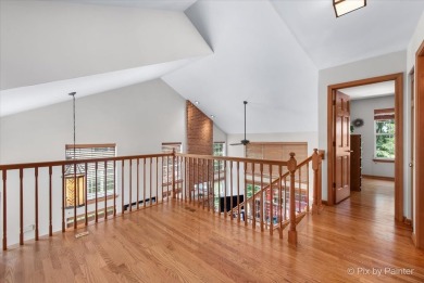 Beautiful 2 Story 2 bedroom +Loft , 2.5 Bath, 2 car garage END on Poplar Creek Country Club in Illinois - for sale on GolfHomes.com, golf home, golf lot