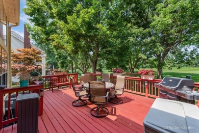 Beautiful 2 Story 2 bedroom +Loft , 2.5 Bath, 2 car garage END on Poplar Creek Country Club in Illinois - for sale on GolfHomes.com, golf home, golf lot