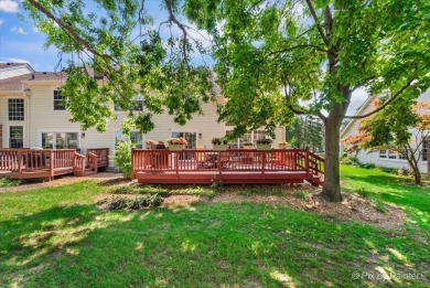 Beautiful 2 Story 2 bedroom +Loft , 2.5 Bath, 2 car garage END on Poplar Creek Country Club in Illinois - for sale on GolfHomes.com, golf home, golf lot