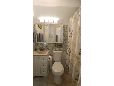 PRICE IMPROVEMENT ON THIS MOVE-IN READY, OPEN CONCEPT MOBILE on River Run Golf Links in Florida - for sale on GolfHomes.com, golf home, golf lot