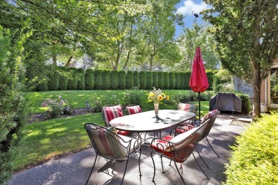 Exceptional Rancher in coveted Manito Place luxury gated on Manito Golf and Country Club in Washington - for sale on GolfHomes.com, golf home, golf lot