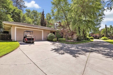 Exceptional Rancher in coveted Manito Place luxury gated on Manito Golf and Country Club in Washington - for sale on GolfHomes.com, golf home, golf lot
