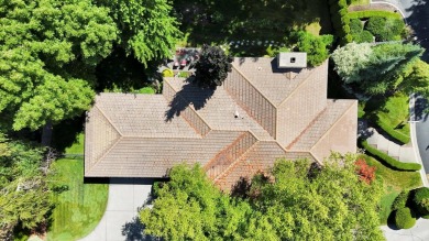 Exceptional Rancher in coveted Manito Place luxury gated on Manito Golf and Country Club in Washington - for sale on GolfHomes.com, golf home, golf lot