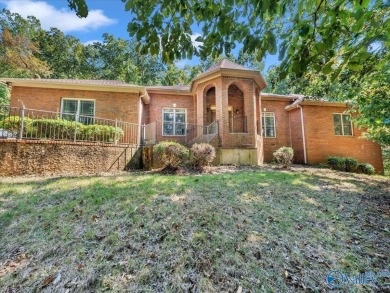 This spacious 5,233 sq. ft. home offers 5 bedrooms/ 4.5 baths in on Heritage Green  Golf Course in Alabama - for sale on GolfHomes.com, golf home, golf lot