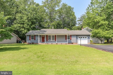 Beautiful, well-maintained home with a front porch that on Lake Of The Woods Golf Course in Virginia - for sale on GolfHomes.com, golf home, golf lot