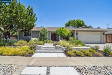 Offers by 10am, Wed, 6/4. Beautiful single-level home on Boundary Oak Golf Course in California - for sale on GolfHomes.com, golf home, golf lot
