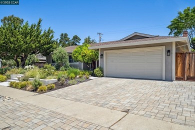 Offers by 10am, Wed, 6/4. Beautiful single-level home on Boundary Oak Golf Course in California - for sale on GolfHomes.com, golf home, golf lot