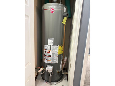 Charming Starter Home in Sought-After Benton! Welcome home to on  in Arkansas - for sale on GolfHomes.com, golf home, golf lot