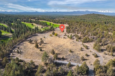 Nestled on the west side, just minutes from the vibrant heart of on Awbrey Glen Golf Club in Oregon - for sale on GolfHomes.com, golf home, golf lot