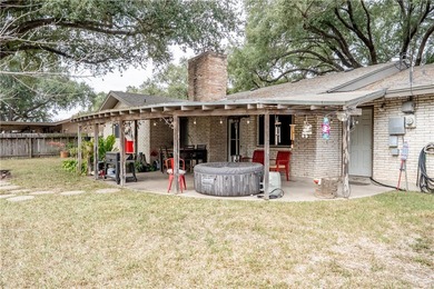 Welcome to 1104 Live Oak, Alice, TX 78332-a charming 3-bedroom on Alice Municipal Golf Course in Texas - for sale on GolfHomes.com, golf home, golf lot