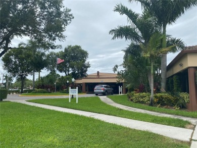 Spacious 1/1 ground floor condo with lots of sunlight and nice on Sunrise Lakes Phase III in Florida - for sale on GolfHomes.com, golf home, golf lot