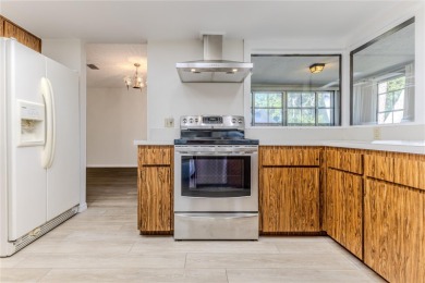 Welcome to this charming 2-bedroom, 2-bathroom home with a 2-car on Timber Pines Golf Course in Florida - for sale on GolfHomes.com, golf home, golf lot