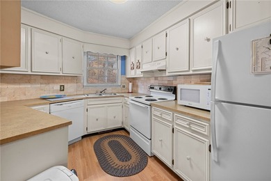 Weekend getaway on Lake Hartwell with great water and covered on The Trail At Chickasaw Pointe in South Carolina - for sale on GolfHomes.com, golf home, golf lot