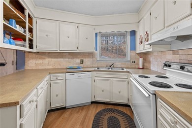 Weekend getaway on Lake Hartwell with great water and covered on The Trail At Chickasaw Pointe in South Carolina - for sale on GolfHomes.com, golf home, golf lot