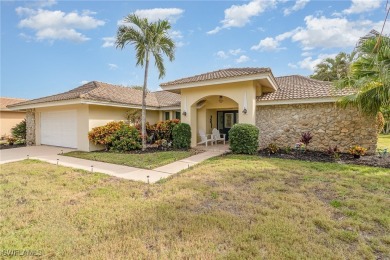 Welcome to this beautifully updated 3-bedroom pool home in the on Spanish Wells Golf and Country Club in Florida - for sale on GolfHomes.com, golf home, golf lot