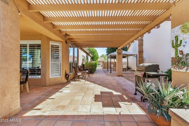 Beautifully maintained 2-bedroom home with a 3-car garage on Oakwood Golf Club  in Arizona - for sale on GolfHomes.com, golf home, golf lot